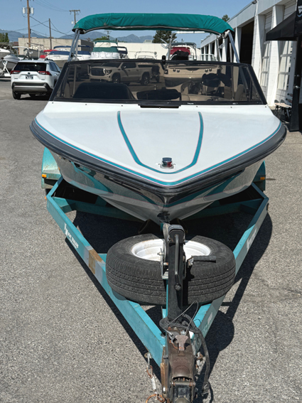 1993 20' Sanger "Skier DX II" Closed Bow Icon